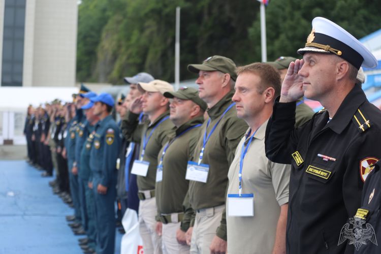 Команда Росгвардии участвует во всероссийских соревнованиях операторов подводных беспилотников