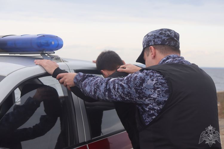 Росгвардейцы по горячим следам задержали подозреваемого в грабеже