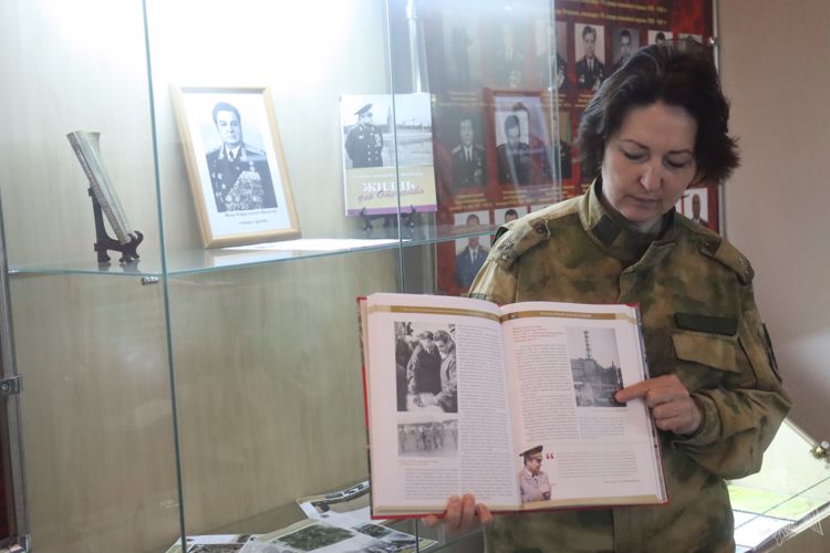 Росгвардейцы рассказали школьникам Владивостока о трагической странице истории