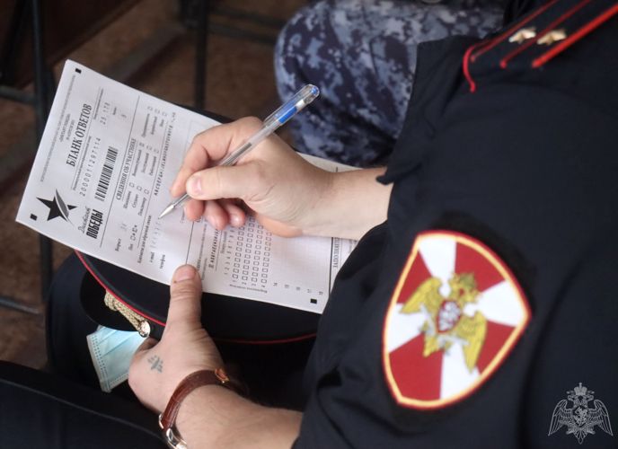 Росгвардейцы в Приморье приняли участие в Диктанте Победы