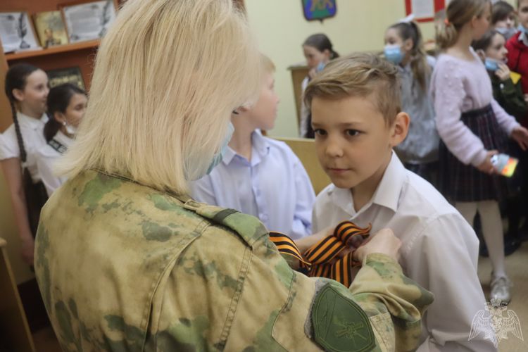 Росгвардейцы в Приморье присоединились к Всероссийской акции «Георгиевская ленточка»