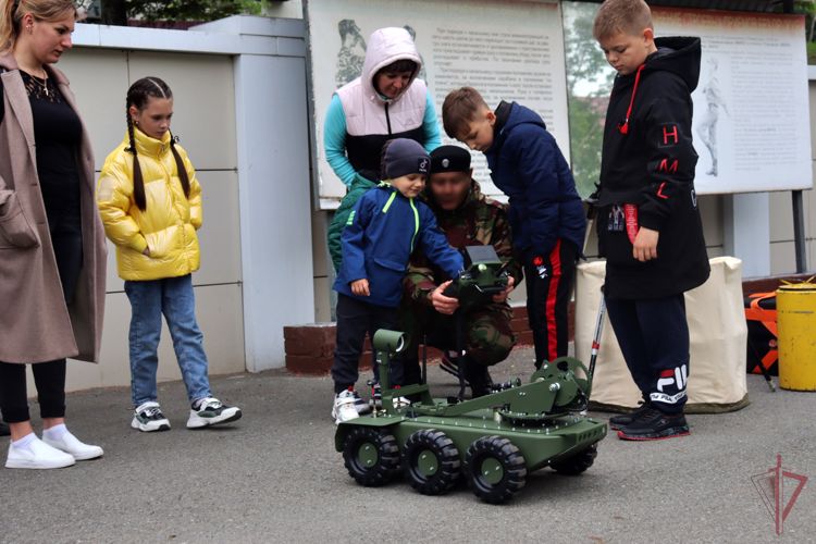ОМОНу Владивостока - 28 лет 