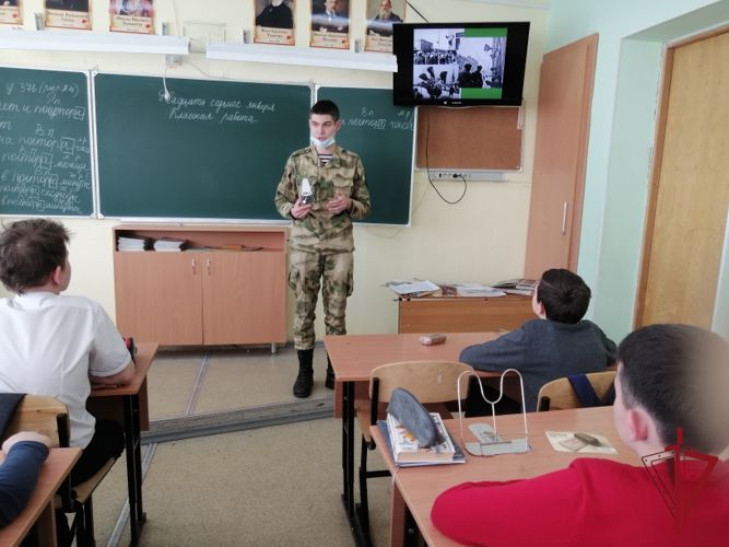 Во Владивостоке военнослужащие Росгвардии провели урок мужества, посвященный подвигу блокадного Ленинграда