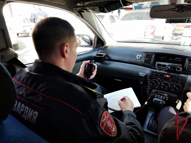 Сотрудники вневедомственной охраны задержали 15 человек, находящихся в розыске
