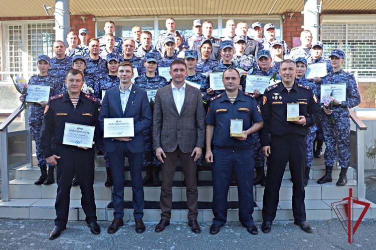 Во Владивостоке 40 росгвардейцев отмечены благодарностями дирекции VII Международных спортивных игр «Дети Азии»
