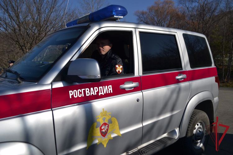 Сотрудники вневедомственной охраны в Приморье пресекли два факта кражи элитного алкоголя
