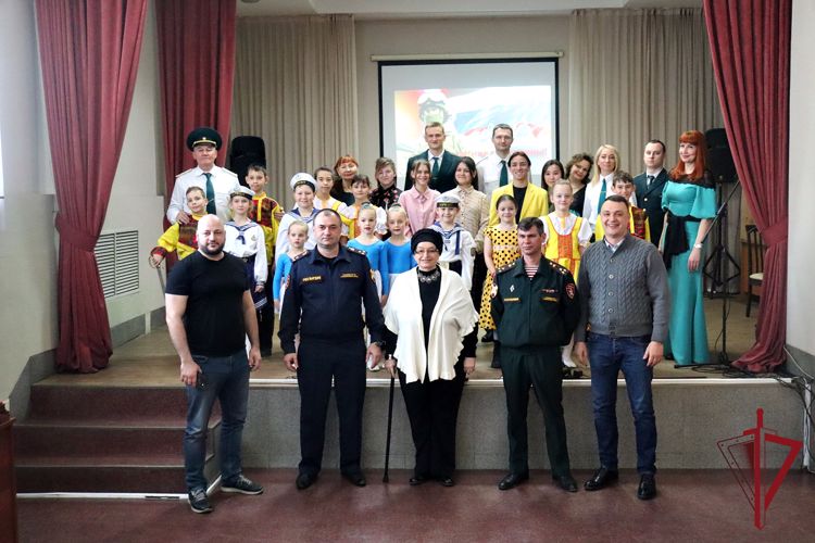 Росгвардейцам во Владивостоке вручили государственные награды