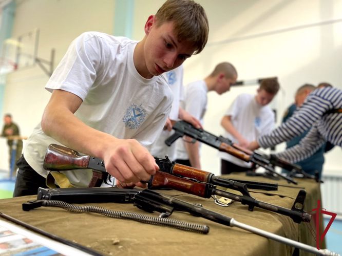 Сотрудники Росгвардии приняли участие в военно-спортивной игре «Дальневосточный герой»
