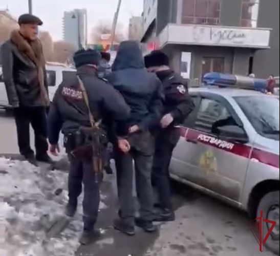 Во Владивостоке сотрудники Росгвардии задержали мужчину, подозреваемого в жестоком обращении с животным