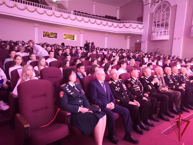 Председатель регионального Совета ветеранов Росгвардии принял участие во «Встрече поколений»