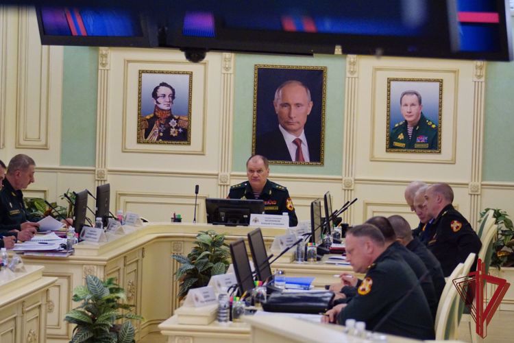 Заместитель директора Росгвардии генерал-полковник Алексей Беззубиков совершил целевой выезд в Восточный округ войск национальной гвардии