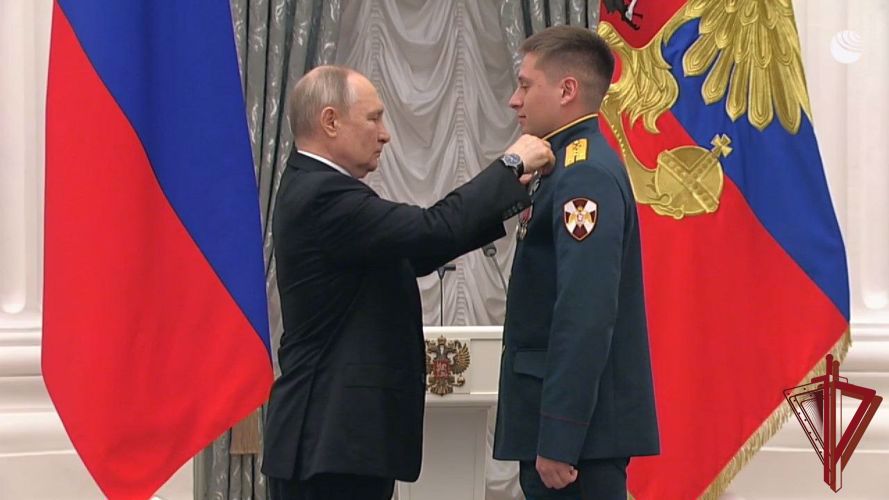 Президент Российской Федерации вручил госнаграду росгвардейцу - участнику специальной военной операции