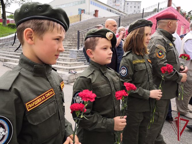 Во Владивостоке открыли мемориальную доску в честь кавалера ордена Мужества