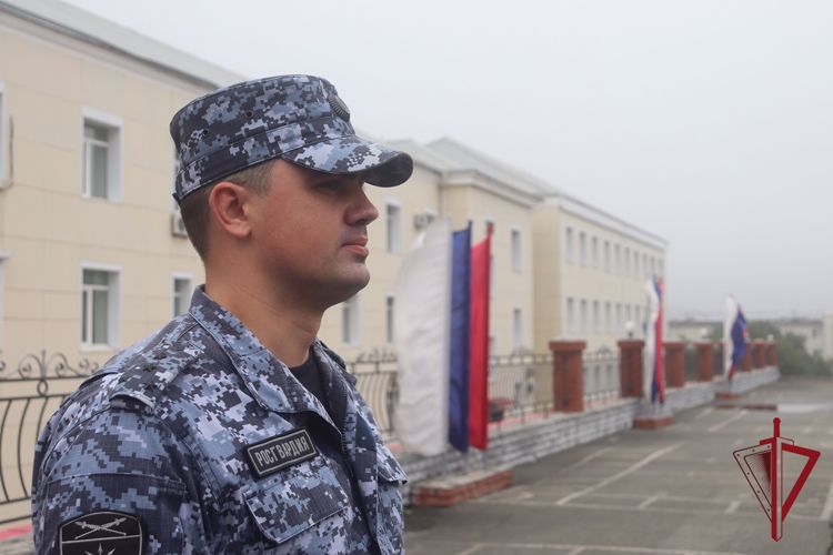 Росгвардейцы в Приморье приняли участие в серии мероприятий, посвященных Дню флага России