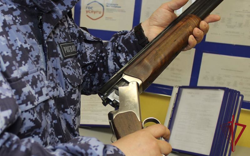 В Приморье росгвардейцы за неделю изъяли 61 единицу оружия 