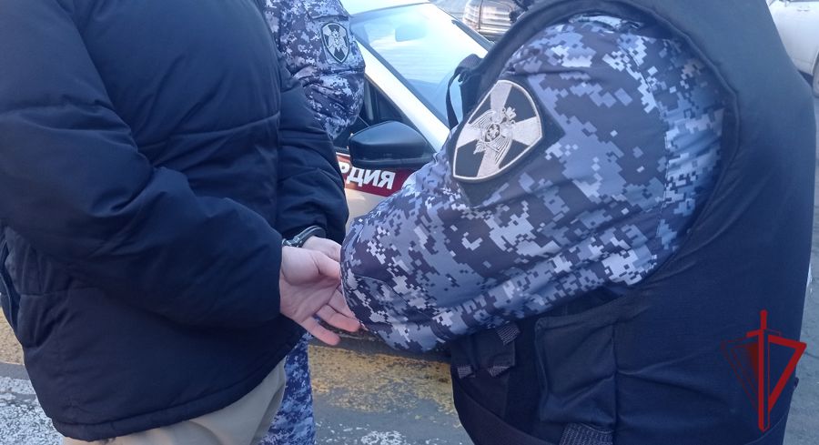 Во Владивостоке росгвардейцы обнаружили автомобиль, скрывшийся с места ДТП, а в Находке пресекли хулиганские действия