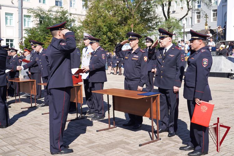 Начальник Управления Росгвардии по Приморскому краю принял участие в церемонии приведения к Присяге будущих полицейских