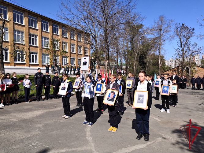 Во Владивостоке прошла ежегодная линейка памяти в честь защитников Отечества