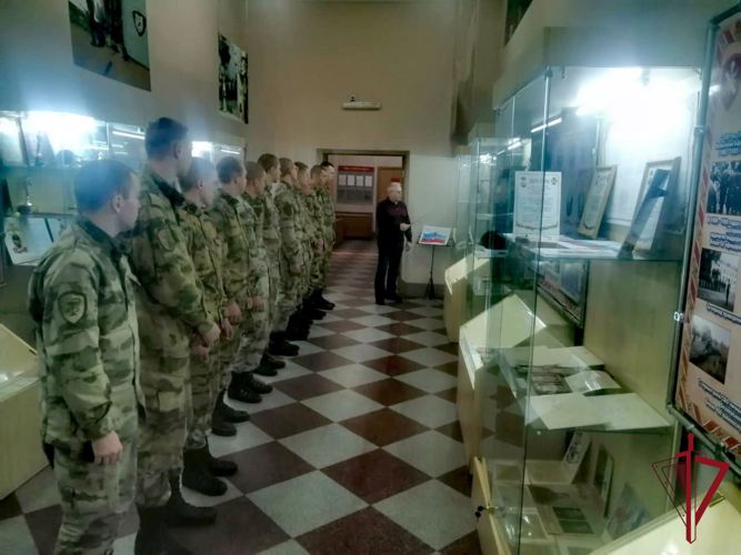 Во Владивостоке военнослужащие срочной службы санатория «Манчжур» познакомились с историей Росгвардии