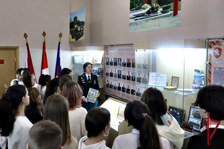 В День Героев Отечества росгвардейцы в Приморье провели серию патриотических мероприятий