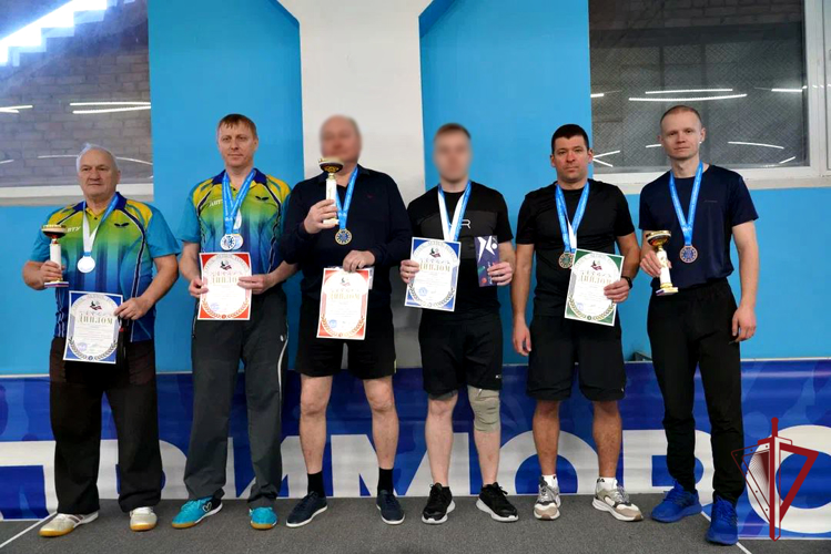 Во Владивостоке сотрудники Росгвардии стали призерами чемпионата «Динамо» по настольному теннису