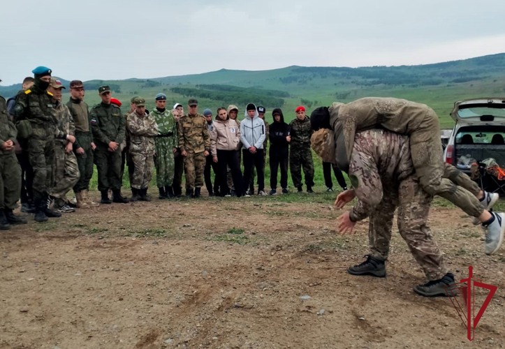 В Приморье с участием сотрудников ОМОН прошел региональный этап игры «Зарница 2.0»  