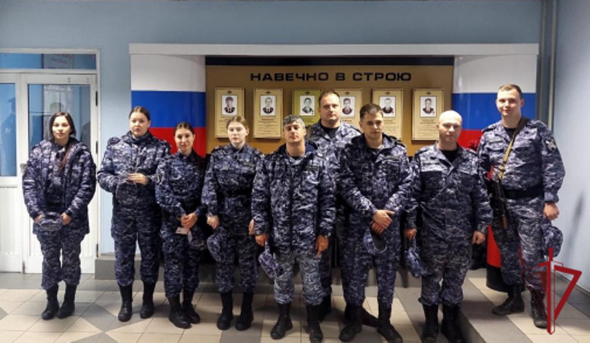 Сотрудники Управления вневедомственной охраны по городу Владивостоку почтили память погибшего коллеги