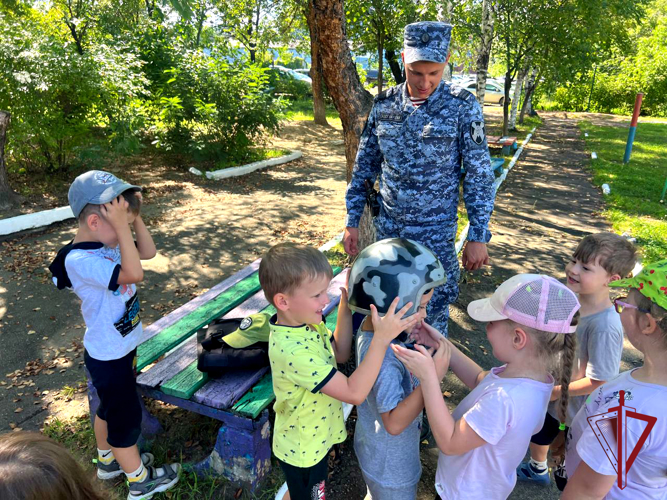 В Приморье продолжается акция «Каникулы с Росгвардией»  