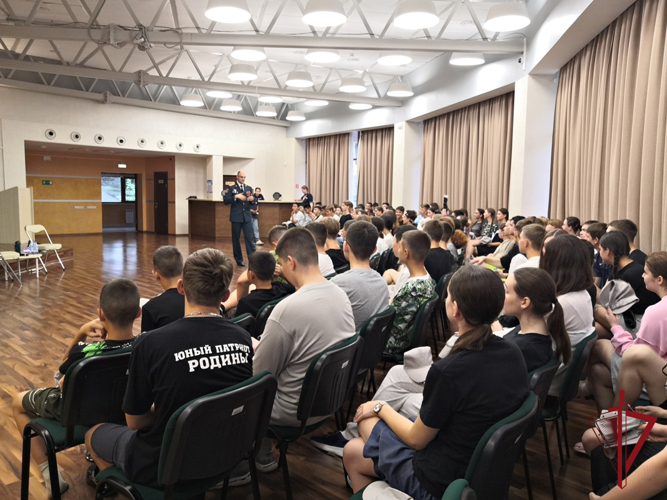 Во Всероссийском детском центре «Океан» открылась первая в стране профильная росгвардейская смена