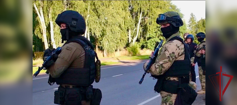 РОСГВАРДИЯ ВЫПОЛНЯЕТ ЗАДАЧИ ПО ПРИКРЫТИЮ ГРАНИЦЫ РФ, ОБЕСПЕЧЕНИЮ РЕЖИМА КТО И ПОМОЩИ НАСЕЛЕНИЮ В ПРИГРАНИЧНЫХ РЕГИОНАХ 