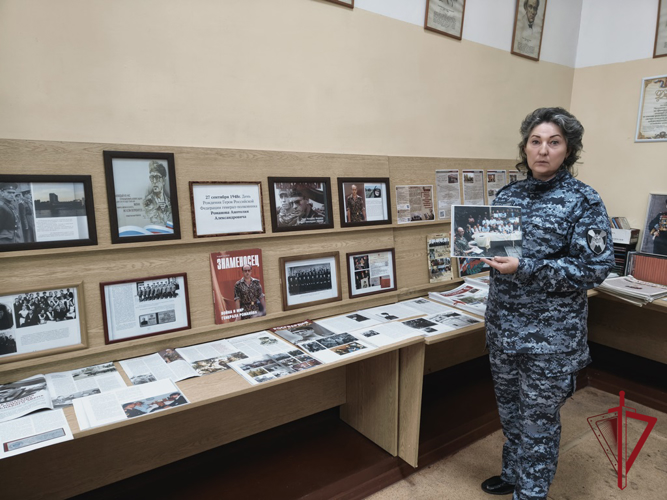 В Управлении Росгвардии по Приморскому краю организована выставка, посвященная легендарному генералу Анатолию Романову  