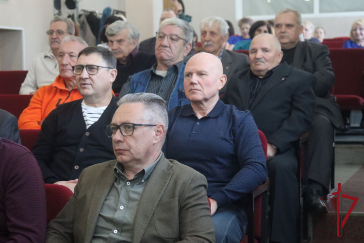 Во Владивостоке ветераны Росгвардии отметили 68 годовщину со дня образования частей правопорядка на территории Приморского края