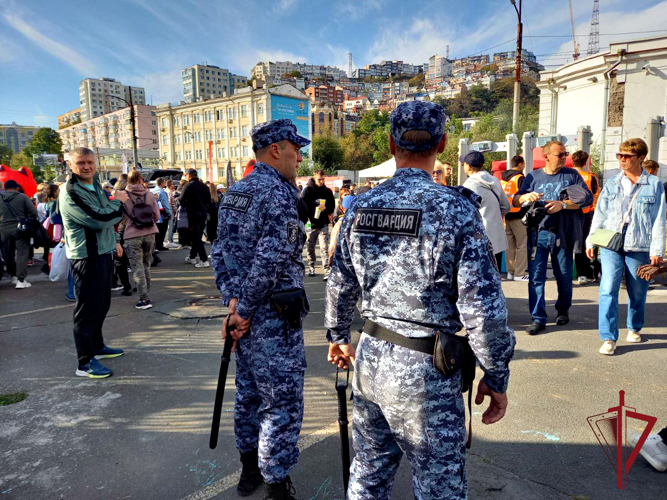 Во Владивостоке росгвардейцы обеспечили охрану общественного порядка на чемпионате России по спидвею