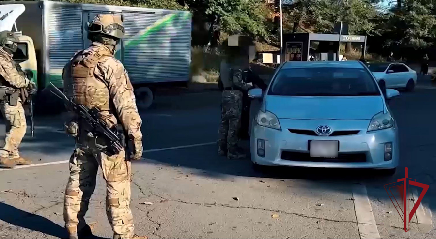 Во Владивостоке сотрудники спецподразделения Росгвардии приняли участие в совместной операции «Нелегал»