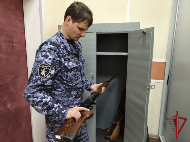 В Приморье росгвардейцы изъяли 56 единиц гражданского оружия