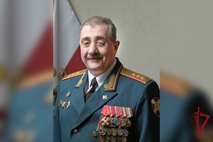 Командующий Восточным округом Федеральной службы войск национальной гвардии Российской Федерации генерал-полковник Игорь Голлоев поздравил личный состав с наступающими праздниками  