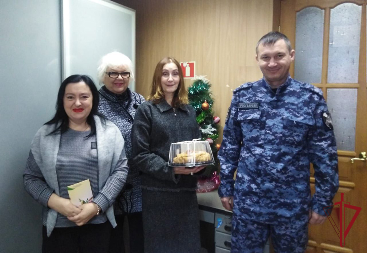 Традиционную акцию, посвященную Дню российской печати, провели росгвардейцы в Приморье