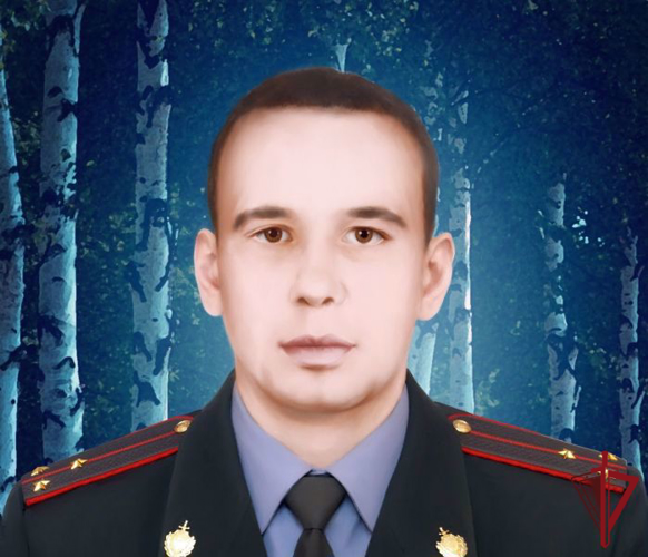 Во Владивостоке сотрудники Росгвардии почтили память Максима Елисеева, погибшего при исполнении служебного долга на Северном Кавказе
