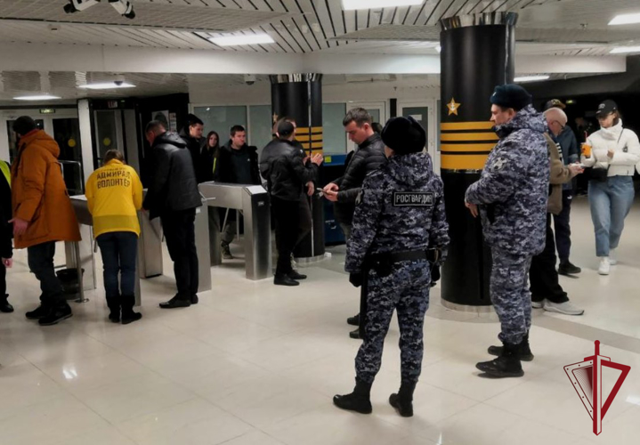 Сотрудники Росгвардии обеспечили безопасность на матче Чемпионата России по хоккею во Владивостоке