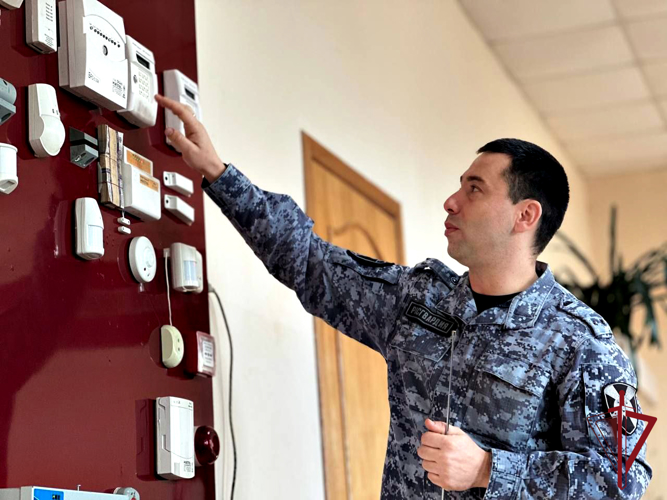 В Приморье сотрудники Росгвардии провели день открытых дверей