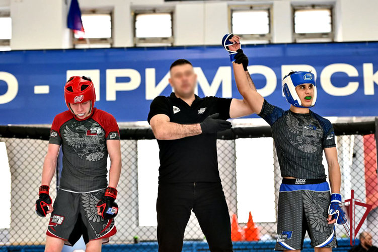 Военнослужащий Росгвардии выступил в роли рефери на Чемпионате Приморского края по ММА