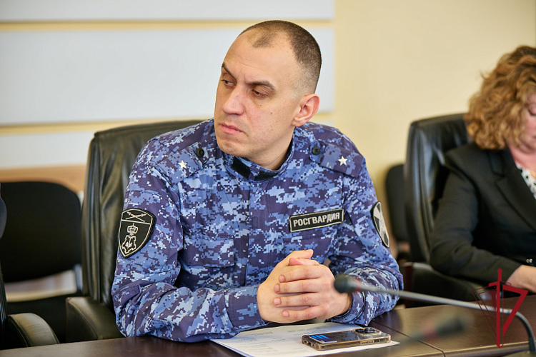 Сотрудники Росгвардии приняли участие в заседании антинаркотической комиссии Владивостока