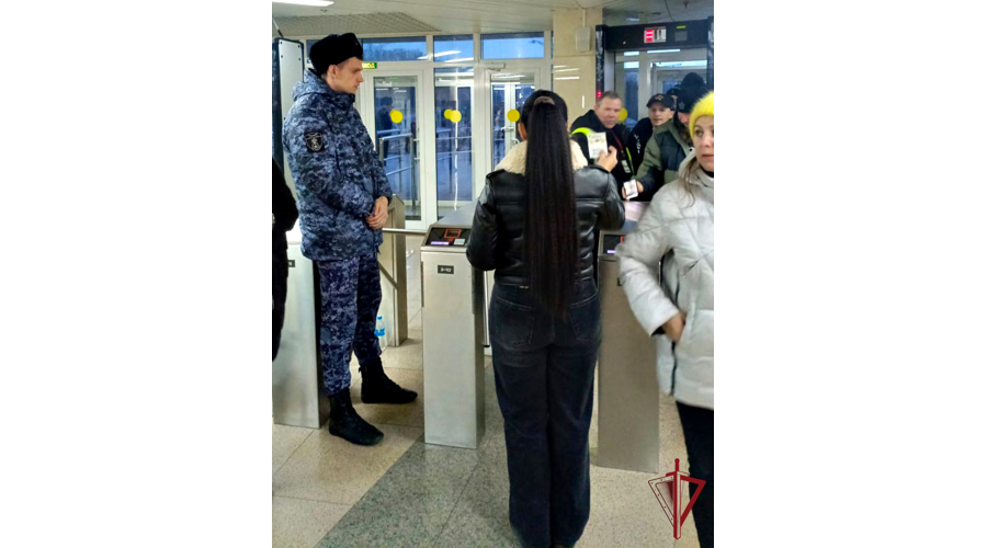 Росгвардейцы во Владивостоке обеспечили безопасность граждан на матчах Чемпионата России по хоккею