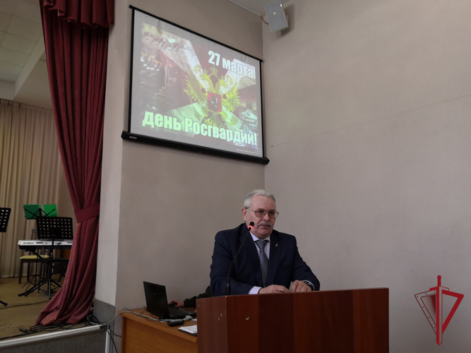 Праздничный концерт для ветеранов прозвучал в Управлении Росгвардии по Приморскому краю 