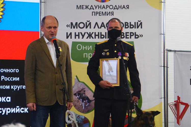 Служебная собака Росгвардии из Приморья победила в номинации «Братья наши» Международной премии «Мой ласковый и нужный зверь»  