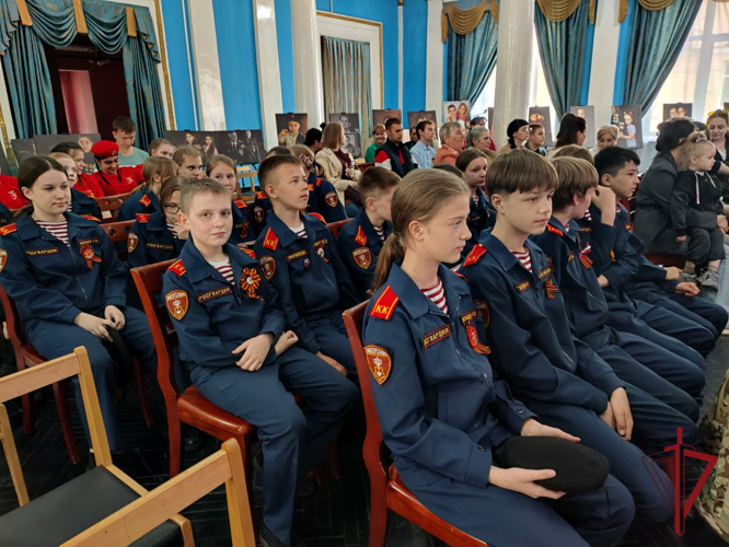 Кадеты Росгвардии в Приморье пообщались с участниками СВО
