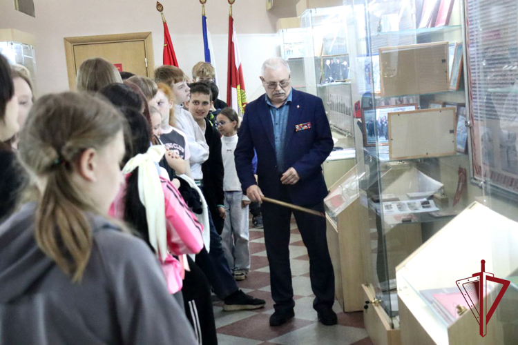 Управление Росгвардии по Приморскому краю распахнуло свои двери для школьников Владивостока