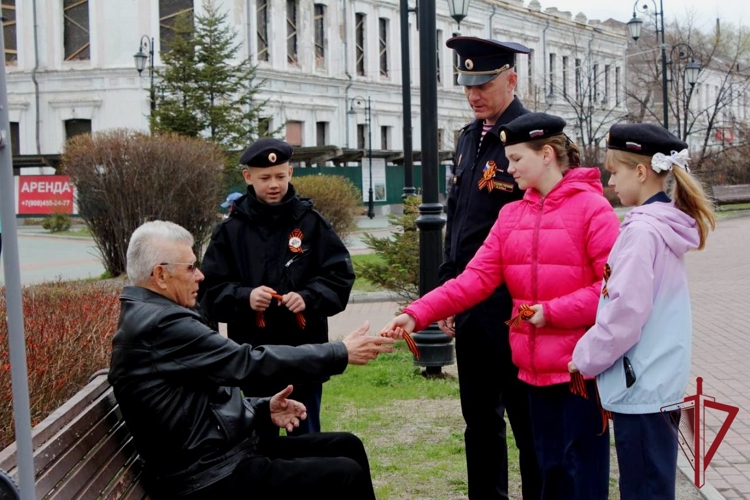 В Приморье росгвардейцы приняли участие во Всероссийской акции «Георгиевская ленточка»