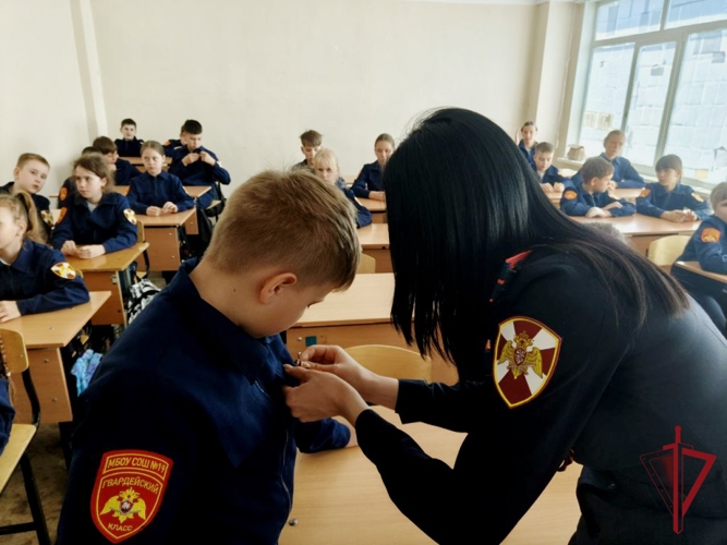 В Приморье росгвардейцы приняли участие во Всероссийской акции «Георгиевская ленточка»