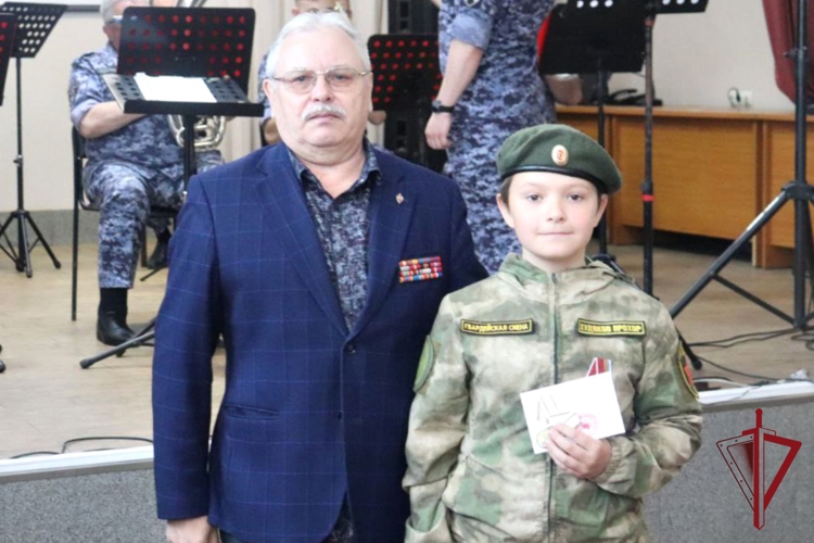 В Приморье за высокие показатели в военной подготовке отмечены воспитанники движения «Гвардейская смена»